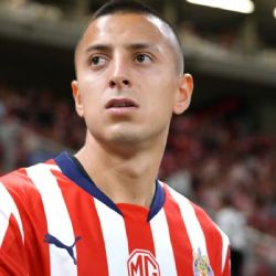¡Tenía que ser de Chivas! André Jardine reacciona ENOJADÍSIMO por ridículo error del Piojo Alvarado