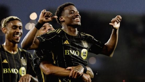 Denis Bouanga ILUSIONA a la afición del Club América por MENSAJE a Javairo Dilrosun