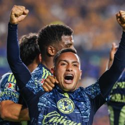 Video: De cabeza, así fue el gol de Erick Sánchez para empatar el Tigres vs América