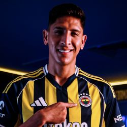 Fenerbahce le da un extraño número a Edson Álvarez en su recibimiento, no usará su mítico 4