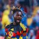 Allan Saint-Maximin se encaró con un aficionado que acusó de "robo" al Club América