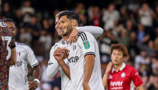 El primero de la temporada: Raúl Jiménez anota golazo de media vuelta para poner en ventaja al Fulham
