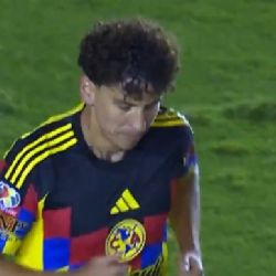 Video: Así fue el gol y festejo de Igor Lichnovsky con el que calló las críticas por su titularidad