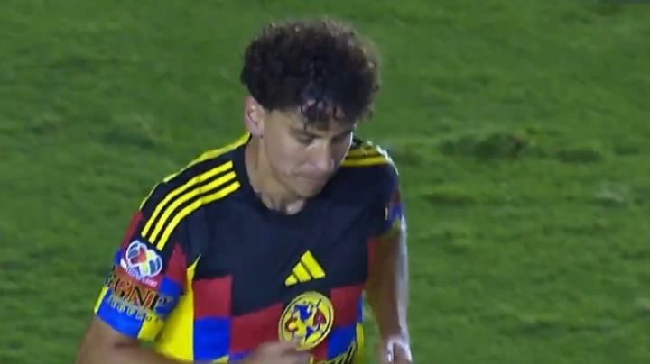 Video: Así fue el gol y festejo de Igor Lichnovsky con el que calló las críticas por su titularidad