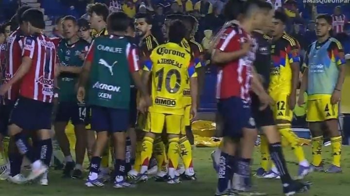 Empezaron la PELEA en el América vs Chivas y no se fueron EXPULSADOS