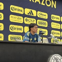 El Club América se une para apoyar a Henry Martín tras la nueva lesión del capitán azulcrema