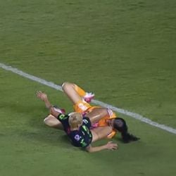El golpazo en el rostro de Miah Zuazua a Itzel Velasco que ENFURECIÓ a la afición del América